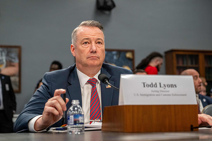 ICE, agencia dirigida por solo jefes interinos