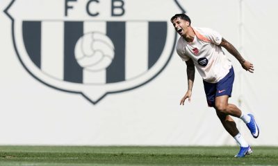 El jugador del FC Barcelona, Joao Cancelo, durante el entrenamiento del primer equipo en las instalaciones de la Ciudad Deportiva Joan Gamper de cara al partido de la Liga que jugaran mañana contra el Getafe CF. EFE/ Enric Fontcuberta.