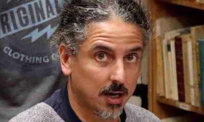 Imagen de Martiño Ramos (c), que además de profesor, es exmilitante de En Marea. EFE/Xoán Rey