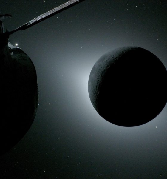 Fotografía cedida por la NASA de una instantánea capturada por la tripulación de la misión Artemis II este lunes, que muestra la Luna iluminada a contraluz por el Sol durante un eclipse solar. EFE/ NASA /SOLO USO EDITORIAL/ NO VENTAS/ SOLO DISPONIBLE PARA ILUSTRAR LA NOTICIA QUE ACOMPAÑA (CRÉDITO OBLIGATORIO)