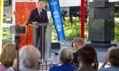 El embajador de España en Venezuela, Álvaro Albacete (c-i), fue captado este martes, 28 de abril, al intervenir durante un evento por el Día Internacional del Libro y del idioma español, en Caracas (Venezuela). EFE/Miguel Gutiérrez