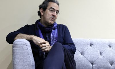 El escritor colombiano Juan Gabriel Vásquez habla durante una entrevista con EFE este viernes, en Caguas (Puerto Rico). EFE/Thais Llorca