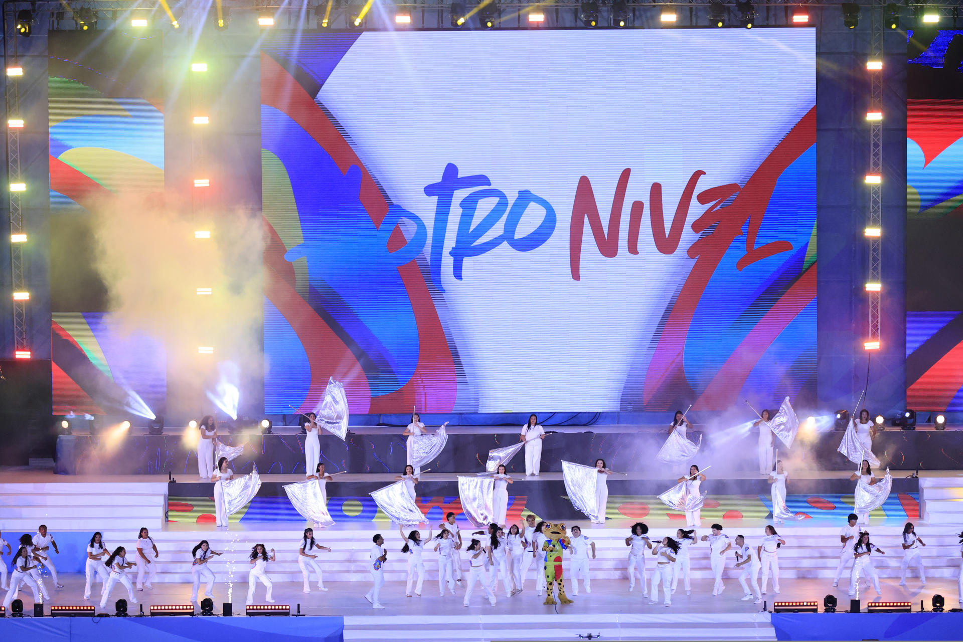 Artistas participan en la inauguración de los Juegos Suramericanos de la Juventud 2026, en Ciudad de Panamá. EFE/Bienvenido Velasco