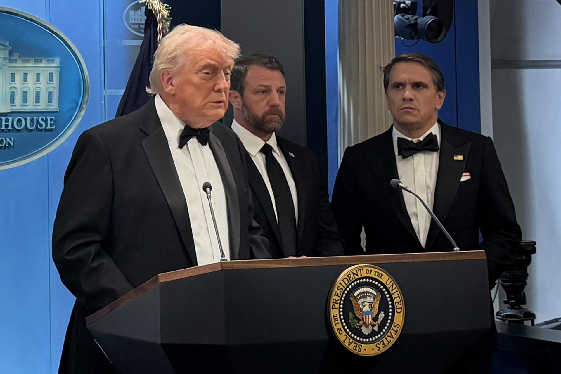 El presidente de los Estados Unidos, Donald Trump, habla en una rueda de prensa este sábado, en Washington (Estados Unidos).EFE/ Octavio Guzmán