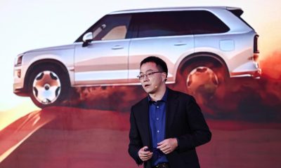 BEIJING (China), 23/04/2026.- Shen Yuan, vicepresidente y director de tecnología de Zhejiang Geely Holding Group Co Ltd, interviene durante la Noche Geely en Pekín, China. EFE/EPA/WU HAO