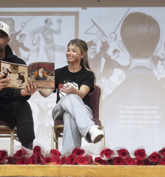 El entrenador Jordi Fernández durante la celebración de San Jordi en Brooklyn, fotografía cedida por Brookyin Nets. EFE/ Brooklyn Nets  /SOLO USO EDITORIAL NO VENTAS /SOLO DISPONIBLE PARA ILUSTRAR LA NOTICIA QUE ACOMPAÑA (CRÉDITO OBLIGATORIO)