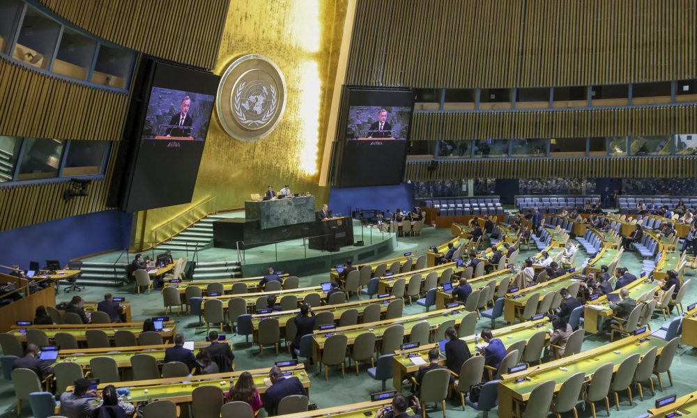 Los delegados intervienen durante el debate general en curso de la Conferencia de Examen de 2026 de las Partes en el Tratado sobre la No Proliferación de las Armas Nucleares en la Sede de las Naciones Unidas en Nueva York, Estados Unidos, el 28 de abril de 2026. EFE/SARAH YENESEL