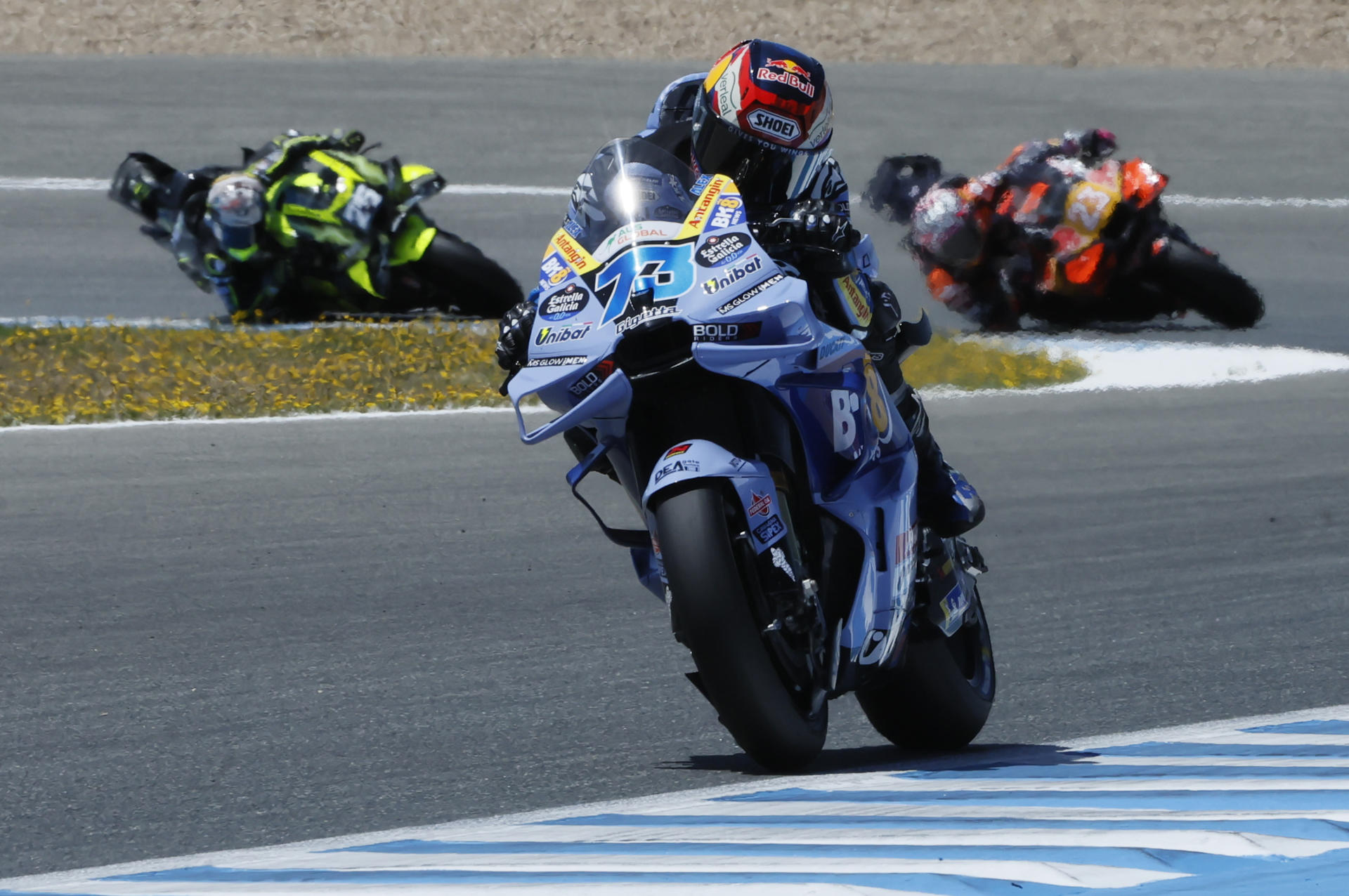 El piloto español de MotoGP Álex Márquez, ganador del Gran Premio de España de MotoGP disputado en el circuito de Jerez-Angel Nieto en Jerez de la Frontera. EFE/José Manuel Vidal