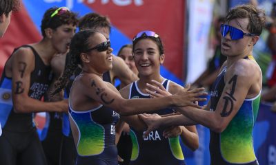 Integrantes del equipo de Brasil celebran tras ganar la medalla de plata en la final del Triatlón Relevos Mixtos durante los IV Juegos Suramericanos. EFE/ Bienvenido Velasco