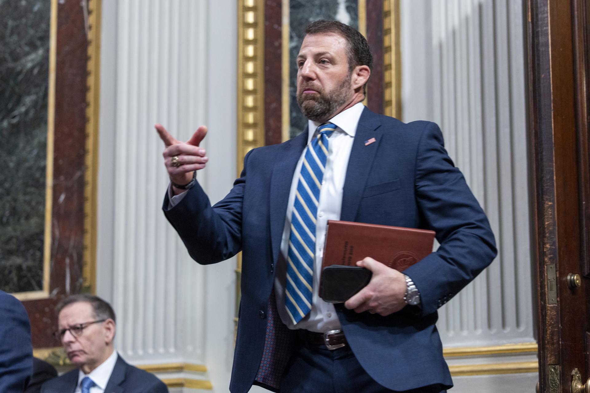 Foto de archivo del secretario de Seguridad Nacional, Markwayne Mullin . EFE/SHAWN THEW.