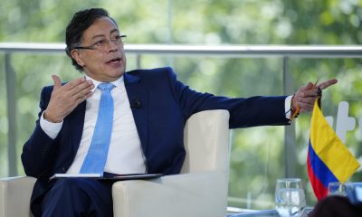 El presidente Colombia, Gustavo Petro durante la segunda entrega de 'Los Desayunos' de RTVE y la Agencia EFE celebrado este viernes en Barcelona. EFE/ Alejandro Garcia