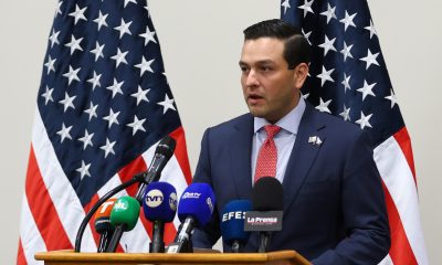 El embajador de Estados Unidos en Panamá, Kevin Cabrera, habla en una rueda de prensa en Ciudad de Panamá (Panamá). EFE/ Carlos Lemos