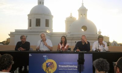 De izquierda a derecha, el profesor de la Universidad Estatal de Campinas (Brasil) Gilberto Jannuzzi; el científico brasileño Carlos Nobre; la ministra colombiana de Ambiente, Irene Vélez; el director del Instituto Potsdam para la Investigación del Impacto del Clima, Johan Rockström, y el rector de la Universidad del Magdalena, Pablo Vera, participan en una rueda de prensa durante la primera Conferencia para la Transición más allá de los Combustibles Fósiles, en la que se busca una hoja de ruta para iniciar la eliminación progresiva de estos carburantes este viernes, en Santa Marta (Colombia). EFE/ Ricardo Maldonado Rozo