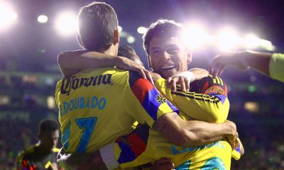 Jugadores de América celebran un gol este martes, en un partido de la Liga MX entre León y América en el estadio León en León (México). EFE/Luis Ramírez