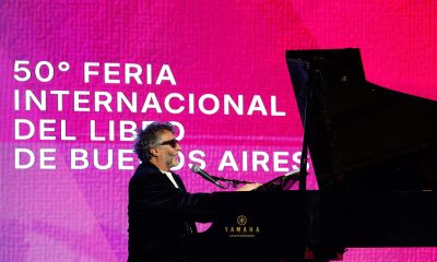 El artista argentino Fito Páez se presenta durante inauguración de la 50ª edición de la Feria Internacional del Libro de Buenos Aires este jueves, en Buenos Aires (Argentina). EFE/ Juan Ignacio Roncoroni