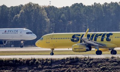 Imagen de archivo de un avión de Spirit Airlines (R) en el Aeropuerto Internacional Hartsfield-Jackson de Atlanta, Georgia, EE. UU.. EFE/EPA/ERIK S. LESSER