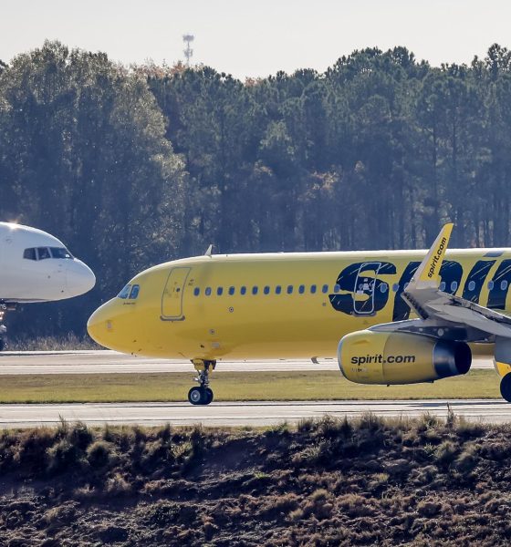 Imagen de archivo de un avión de Spirit Airlines (R) en el Aeropuerto Internacional Hartsfield-Jackson de Atlanta, Georgia, EE. UU.. EFE/EPA/ERIK S. LESSER