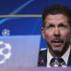 El entrenador del Atlético de Madrid, Diego Simeone, ofrece una rueda de prensa este martes en Barcelona, en la víspera del encuentro correspondiente a la ida de los cuartos de final de la UEFA Liga de Campeones que disputan FC Barcelona y Atlético de Madrid. EFE/ Enric Fontcuberta