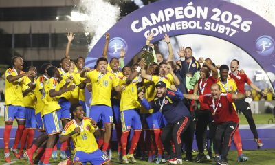 Jugadores de Colombia celebran tras ganar la final del Sudamericano Sub-17 entre Argentina y Colombia. EFE/ Juan Pablo Pino