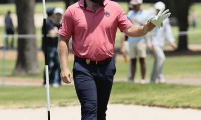 Tyrrell Hatton, del equipo Legión XIII, compite durante la tercera ronda del LIV Golf en el Club de Golf Chapultepec en Ciudad de México (México). EFE/José Méndez