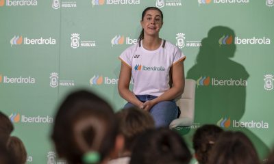 Carolina Marín, campeona olímpica de bádminton en Rio de Janeiro 2026, tres veces campeona del mundo y en siete ocasiones de Europa, durante la rueda de prensa en Huelva. EFE/ Alberto Díaz