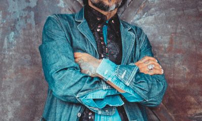 Fotografía cedida por Oveck donde aparece el cantautor de origen puertorriqueño Draco Rosa quien presentó este viernes, su nuevo álbum, 'Olas de Luz'. EFE/Oveck /SOLO USO EDITORIAL /NO VENTAS /SOLO DISPONIBLE PARA ILUSTRAR LA NOTICIA QUE ACOMPAÑA /CRÉDITO OBLIGATORIO