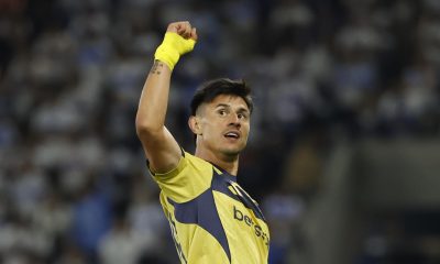 El paraguayo Adam Bareiro celebra un gol para Boca Juniors en la Copa Libertadores ante Universidad Católica en el estadio Claro Arena en Santiago (Chile). EFE/Elvis González
