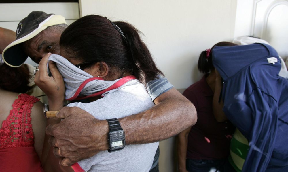 Los guardacostas detuvieron a 18 hombres y dos mujeres, quienes afirmaron ser de nacionalidad dominicana, y a otros dos hombres que dijeron ser procedentes de Haití. Imagen de archivo. EFE/Orlando Barría