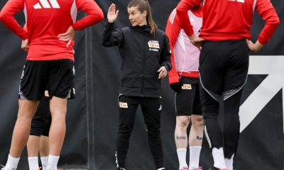 La nueva entrenadora del Union Berlin, Marie-Louise Eta, durante su primer entrenamiento al frente del equipo este martes. EFE/FILIP SINGER