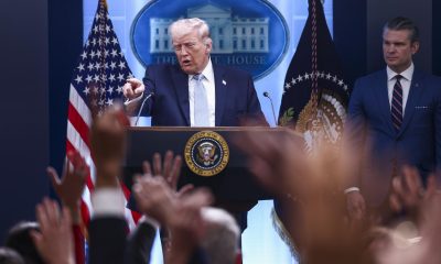 Foto de archivo del presidente Donald Trump este 6 de abril de 2026. EFE/JIM LO SCALZO