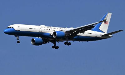Rawalpindi (Pakistan), 20/04/2026.- A US government plane prepares to land at the Nur Khan Airbase in Rawalpindi, Pakistan, 20 April 2026. As the ceasefire deadline nears, US negotiators are returning to Islamabad for a second round of talks, despite an Iranian Foreign Ministry spokesperson stating that Tehran has no plans to participate. (Teherán) EFE/EPA/STRINGER