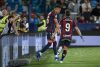 El delantero del Levante Iván Romero (d) celebra el segundo gol de su equipo, durante el partido de la jornada 33 de LaLiga de fútbol entre Levante UD y Sevilla FC, este jueves en el estadio Ciutat de Valencia. EFE/ Manuel Bruque
