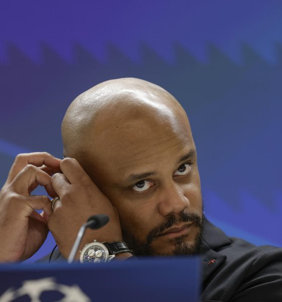 El entrenador del Bayern de Múnich, el belga Vincent Kompany, ofrece una rueda de prensa en Madrid, este lunes, en la víspera del encuentro de ida de los cuartos de final de la Champions League que enfrentará al Real Madrid y el Bayern en el Santiago Bernabéu. EFE/ Juanjo Martín