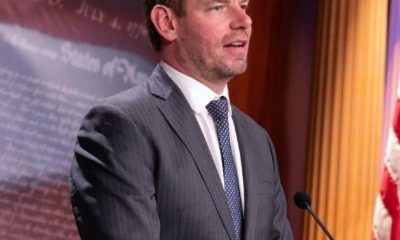 Fotografía del congresista demócrata Eric Swalwell tomada de su cuenta en X @RepSwalwell. Swalwell renunció este lunes, tras la denuncia de varias mujeres de agresión sexual y conducta indebida. EFE/ @RepSwalwell /SOLO USO EDITORIAL/ SOLO DISPONIBLE PARA ILUSTRAR LA NOTICIA QUE ACOMPAÑA (CRÉDITO OBLIGATORIO)