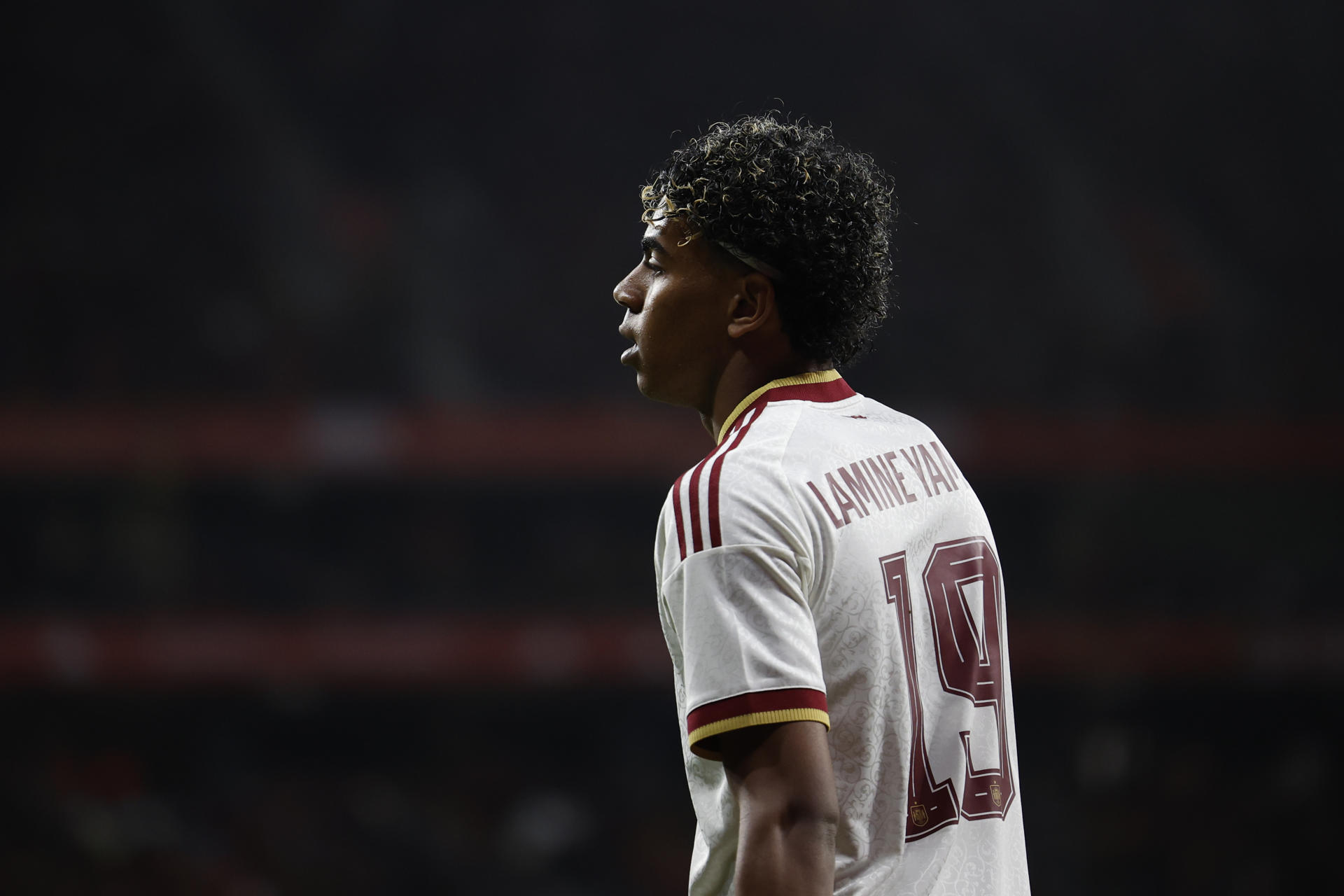 El delantero de la selección española de fútbol Lamine Yamal, durante el partido amistoso que las selecciones de España y Egipto disputaron en el RCDE Stadium de Cornellá-El Prat, en Barcelona. EFE/Alberto Estévez