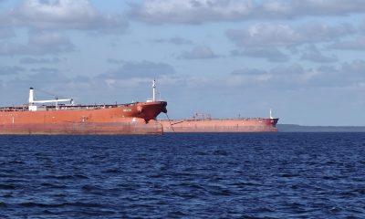 Fotografía de archivo del 25 de diciembre del 2025 que muestra un buque con petroleo en la bahía de Cienfuegos (Cuba). EFE/ Juan Palop