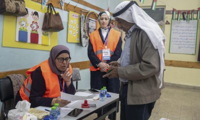 Las elecciones municipales en Cisjordania arrancaron este sábado en un clima de normalidad hasta el momento, aunque desde la Comisión Central Electoral (CEC) y entes observadores del proceso siguen advirtiendo que los comicios podrían ser boicoteados por colonos israelíes principalmente en las zonas rurales. EFE/ Magda Gibelli