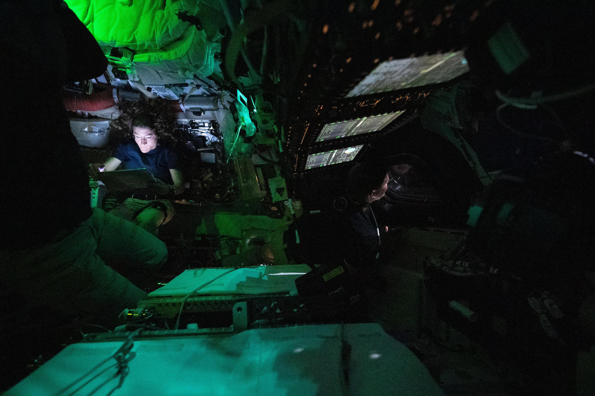 Fotografía tomada de la cuenta oficial en X de la @NASA que muestra a los astronautas de Artemis II. La NASA tiene previsto que la cápsula Orión, que cruza el espacio a más de 4.000 kilómetros por hora, entre a las 4:41 GMT del 6 de abril en la esfera de influencia lunar a unos 66.098 kilómetros (41.072 millas) del satélite lunar. EFE/ @NASA /SOLO USO EDITORIAL/ NO VENTAS/ SOLO DISPONIBLE PARA ILUSTRAR LA NOTICIA QUE ACOMPAÑA (CRÉDITO OBLIGATORIO)