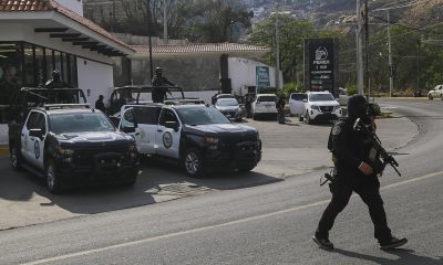 Elementos de la policía estatal participan en un operativo de búsqueda de Juan Andrés Vega Carranza, presidente municipal de Taxco de Alarcón, y su padre, Juan Vega Arredondo, este lunes en el estado sureño de Guerrero (México). EFE/ José Luis de la Cruz