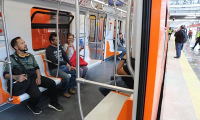 Personas abordan la estación Observatorio durante la reapertura total de la Linea 1 del Sistema Colectivo Metro (SCT), en la Ciudad de México (México). Imagen de archivo. EFE/ Mario Guzmán