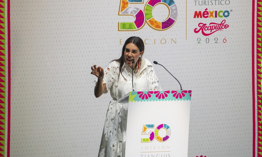 La secretaria de Turismo (Sectur) del Gobierno de México, Josefina Rodríguez Zamora, habla durante la ceremonia de inauguración de la edición 50 del Tianguis Turístico, en el puerto de Acapulco (México). EFE/David Guzmán