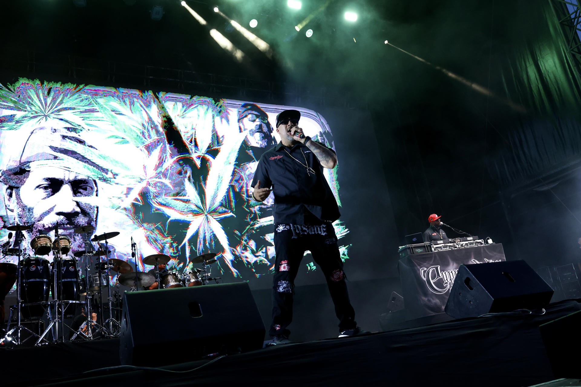 El trio estadounidense Cypress Hill durante su actuación en la Plaza de Toros de Murcia. Imagen de archivo. EFE/Juan Carlos Caval.