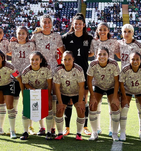 Fotografía oficial de grupo de la Selección Nacional femenil de México, p (México). imagen de Archivo EFE/Luis Ramírez