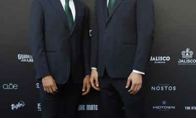Modelos visten el traje oficial de la Selección Mexicana de Fútbol confeccionado por la marca Calderoni, durante la inauguración del Volvo Fashion Week este martes, en el Teatro Degollado en Guadalajara (México). EFE/ Francisco Guasco