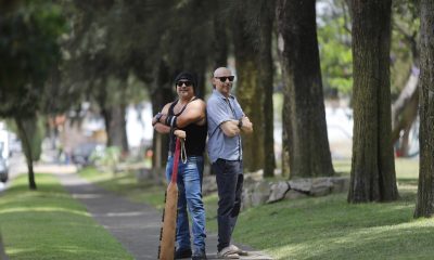 El cineasta mexicano Víctor Mayorga (i) y el productor Omar Karim, posan durante una entrevista con EFE este viernes, en la ciudad de Guadalajara (México). EFE/ Francisco Guasco