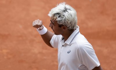 El tenista español Daniel Mérida ante el argentino Marco Trungelliti durante su partido de la ronda de 128 del Mutua Madrid Open disputado este jueves en la Caja Mágica, en Madrid. EFE/ Juanjo Martín
