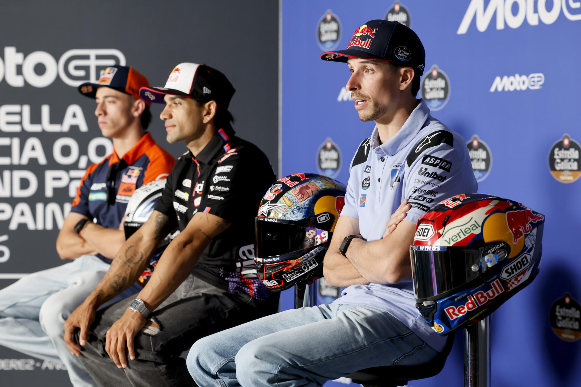s(izda a dcha) Los pilotos españoles de MotoGP Pedro Acosta, Jorge Martín y Alex Márquez durante la rueda de prensa previa al Gran Premio de España de Motociclismo, este jueves en Jerez de la Frontera. EFE/ José Manuel Vidal