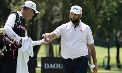 El español Jon Rahm del equipo Legion XIII, este jueves, durante la primera ronda del LIV Golf en el Club de Golf Chapultepec, en Ciudad de México (México). EFE/ José Méndez