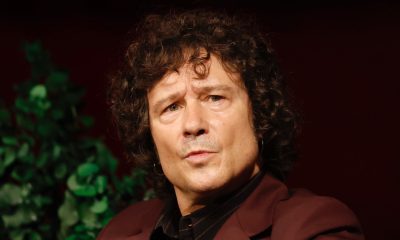 El cantante español Enrique Bunbury habla este lunes, en una rueda de prensa en Ciudad de México (México). EFE/ Sáshenka Gutiérrez