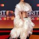 Fotografía de archivo fechada el 28 de febrero de 2026 de la cantante española Rosalía posando en la alfombra roja durante la ceremonia de los premios BRIT Awards 2026 en el Co-op Live Arena de Manchester (Reino Unido). EFE/EPA/ADAM VAUGHAN